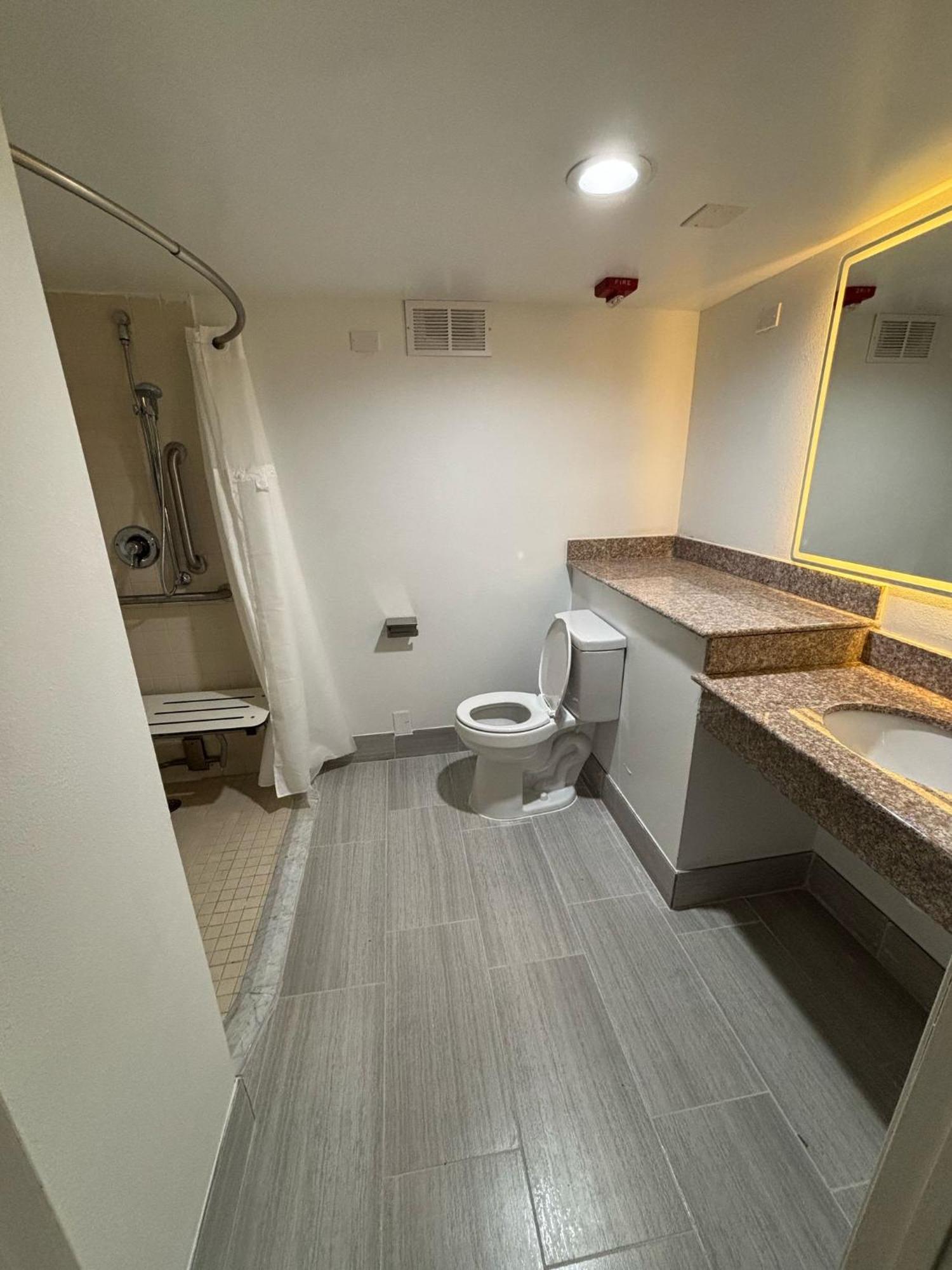 Days Hotel By Wyndham Williamsburg I-64 Esterno foto